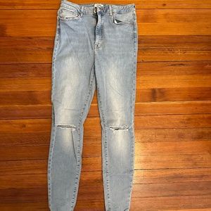 Forever 21 Lightwash Skinny jeans